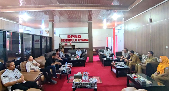 Unsur Pimpinan DPRD BU Terima Kunjungan KPU